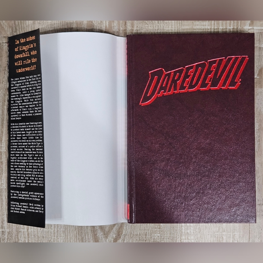 Daredevil The Man Without Fear Vol. 3 Hardcover Graphic Novel Bendis & Maleev - Picture 5 of 6